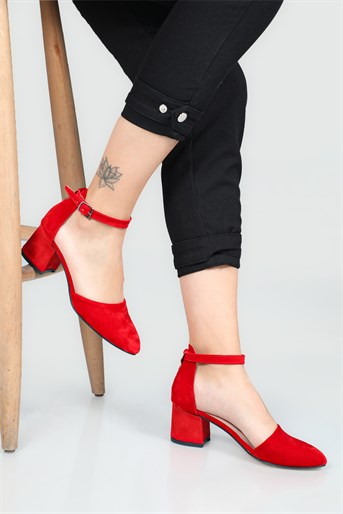 Bilekten Bantlı Karnı Yarık Topuklu Kırmızı Süet Kadın Ayakkabı BERFU Kadın Alçak Topuklu Carla Bella My Bella Berfu Karnı Yarık 22Y