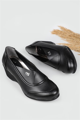 Günlük Dolgu Topuklu Rahat Siyah Kadın Ayakkabı OT-10118 Kadın Dolgu Topuklu Carla Bella My Bella OT-10118 22Y