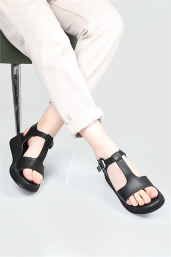 Ortopedik Rahat Taban Tokalı Siyah Kadın Sandalet K-316 Kadın Dolgu Topuklu Sandalet Carla Bella My Bella K-316 Sandalet 22Y